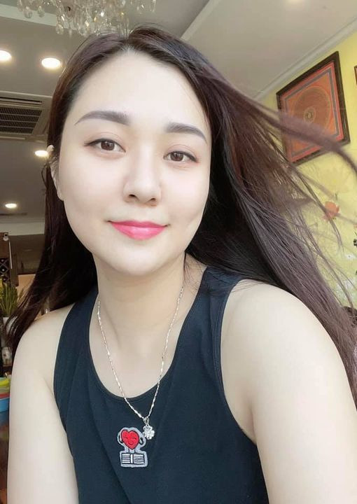 "Đúng là không có gì là đến tự nhiên hết tất cả đều có thể tạo dựng bằng thói quen, sau 1 tháng tiếp cận với cardio thì mình thật sự bị chinh phục ngày nào không tập là cảm thấy không chịu được và quan trọng là quần áo đã hạ size", vợ NSND Tự Long chia sẻ sau khi tâp thể dục.