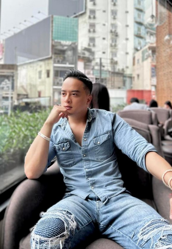 Cao Thái Sơn quan niệm hạnh phúc đôi khi là phải biết dừng lại đúng lúc, không bước quá xa hay đi quá sâu.