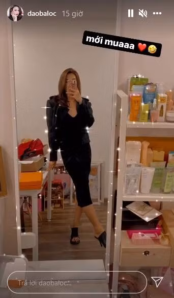 Đào Bá Lộc thay liền 2 bộ váy cực kỳ nữ tính.