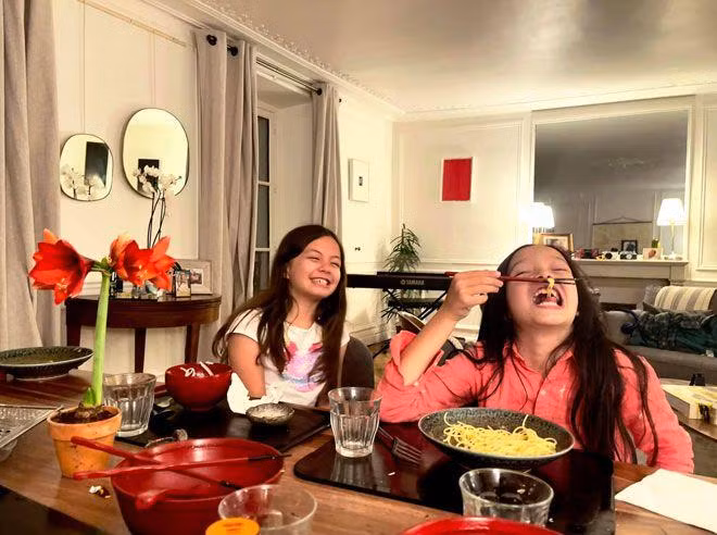 Được biết, một phần cậu bé để tóc dài vì rất thích nhân vật Samurai trong các bộ phim của Nhật Bản.