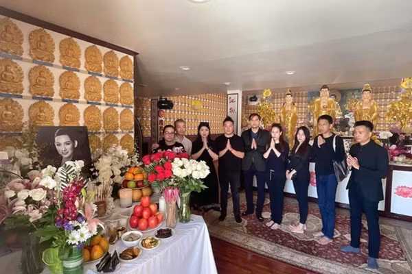 Tại Việt Nam, lễ tưởng niệm ca sĩ Phi Nhung sáng 4/10/2021 (28/8 Tân sửu) tại Tu viện Khánh An bị hoãn do dịch bệnh COVID-19 đang diễn biến phức tạp. Đại diện gia đình cho biết chương trình sẽ được thực hiện vào thời gian thích hợp và có thông báo sau. 