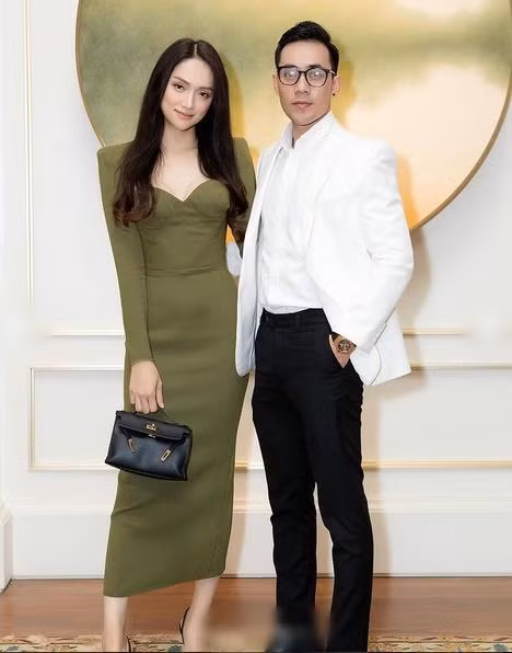 Đây không phải lần đầu Hương Giang mắc lỗi thời trang này dù là thời kì đỉnh cao nhan sắc.