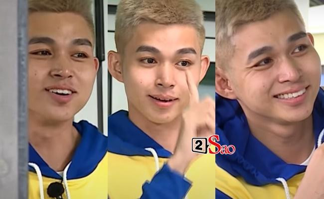 Jun Phạm dù "chè tươi" song vẫn lộ làn da ít nhiều khuyết điểm. Tuy nhiên, nam ca sĩ vẫn ghi điểm trước ống kính với gương mặt trẻ hơn tuổi thực.