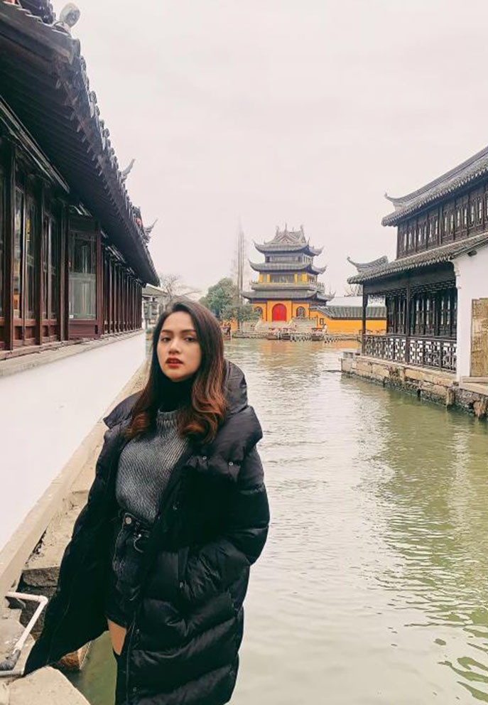 Hương Giang chăm đăng ảnh nhưng im lặng trước tin đồn sắp kết hôn.