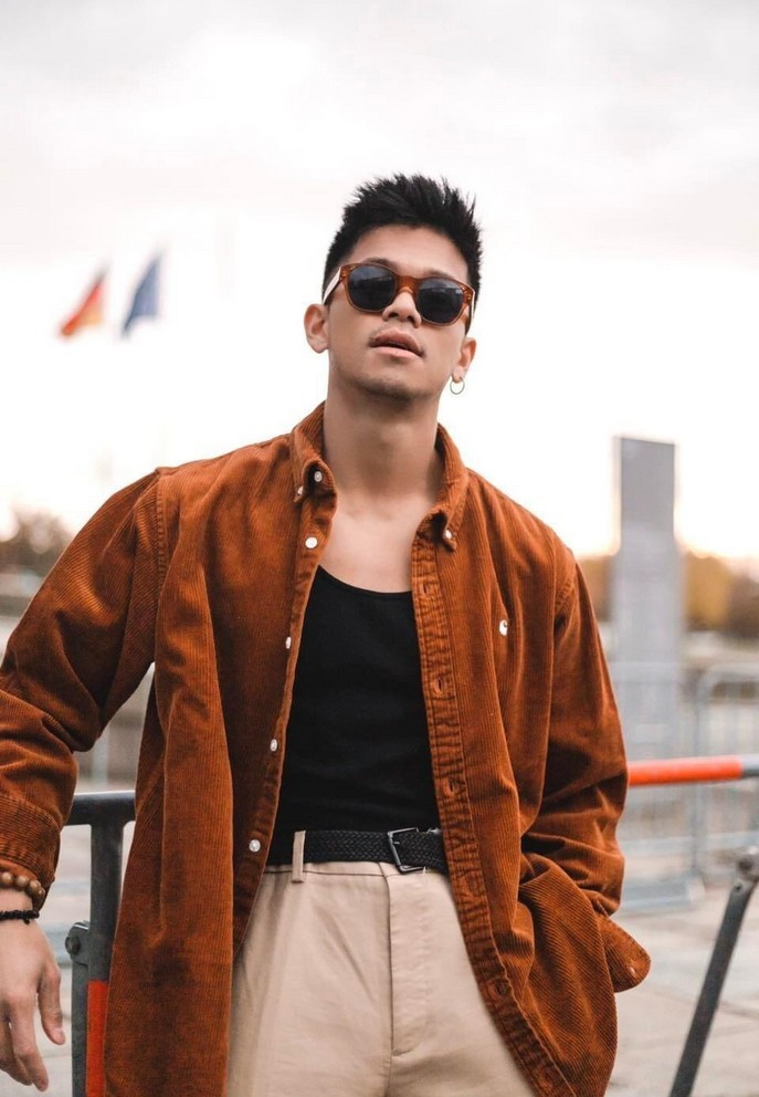 Trọng Hiếu Idol được khen lãng tử với style thời trang nam tính.