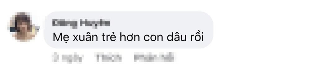 Bên dưới phần bình luận, dân tình dành lời khen cho "bà Xuân", còn khẳng định trông nữ diễn viên trông trẻ trung không kém "con dâu" Phương Oanh.