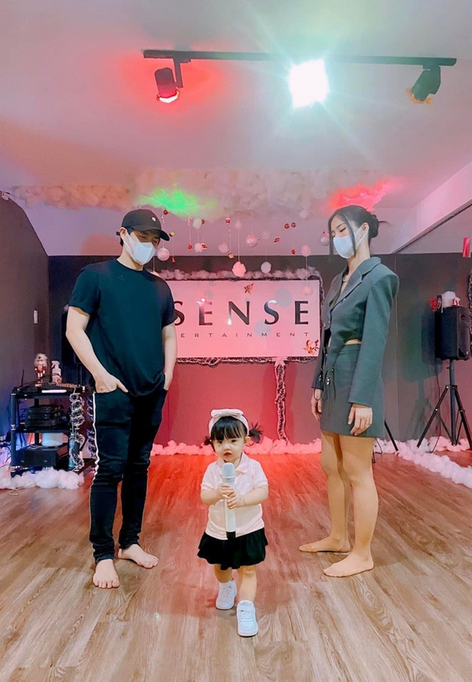 Bé Winnie - con gái Ông Cao Thắng và Đông Nhi được khen có tố chất ca sĩ từ nhỏ.