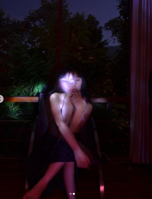 Ở tuổi 19, cô nàng liên tiếp tục gây bất ngờ vì mang đến hình ảnh trưởng thành, thu hút.