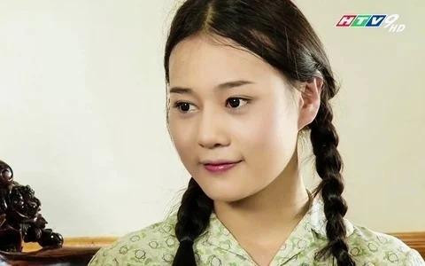 Nhiều khán giả bày tỏ sự tiếc nuối bởi nữ diễn viên Phương Oanh vốn đã sở hữu nhan sắc xinh đẹp và không cần đến phẫu thuật thẩm mỹ.