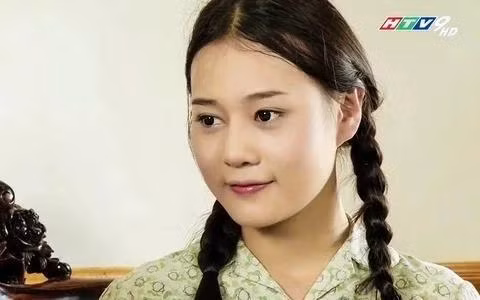 Nhiều khán giả bày tỏ sự tiếc nuối bởi nữ diễn viên Phương Oanh vốn đã sở hữu nhan sắc xinh đẹp và không cần đến phẫu thuật thẩm mỹ.