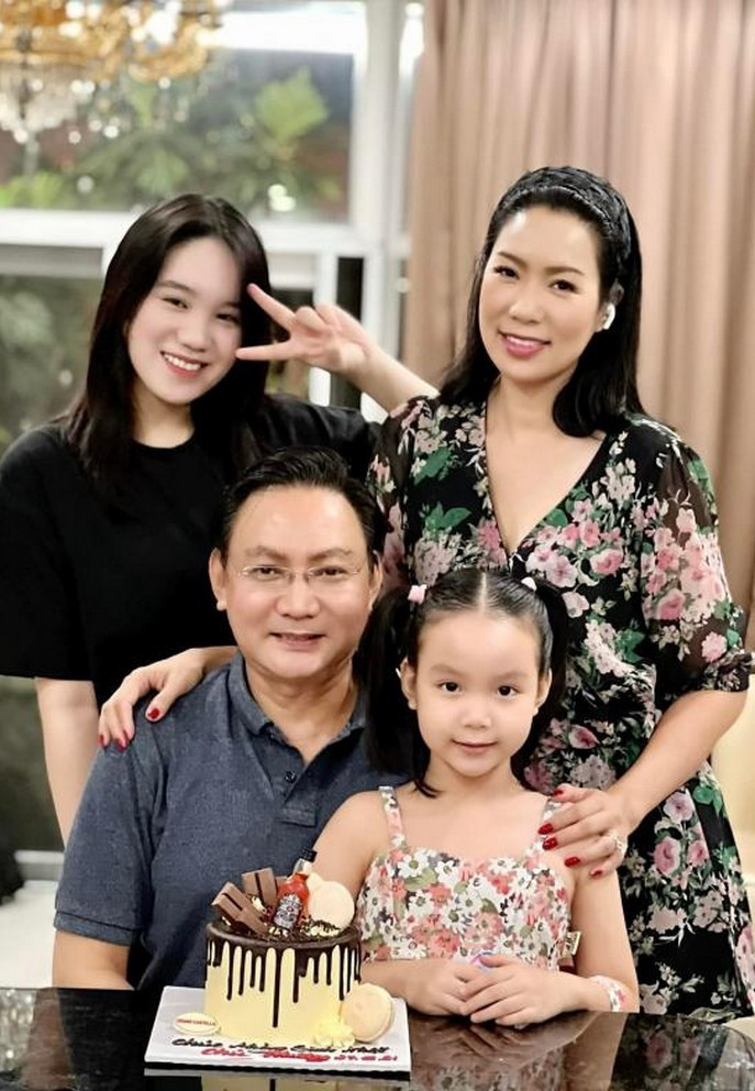 Do dịch bệnh, nghệ sĩ Trịnh Kim Chi tổ chức tiệc mừng nhỏ gọn, ấm cúng chỉ vài người thân.