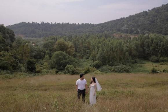 Nhìn bộ ảnh cưới của Bảo Linh và Quang Đức cho nhiều người cảm giác như đang ngắm nhìn một thước phim điện ảnh tuyệt đẹp.