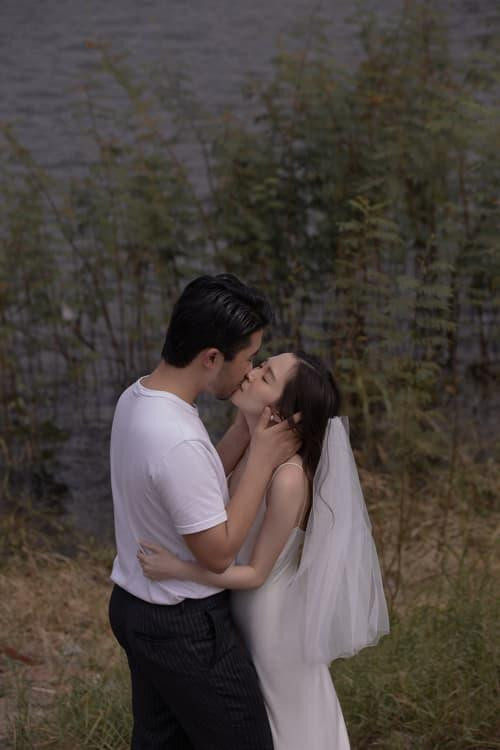  Mới đây, trọn bộ ảnh cưới của con gái Xuân Hinh cũng được người trong cuộc hé lộ. Con rể của "Vua hài đất Bắc" cho biết đã thực hiện bộ ảnh cưới trong hai ngày. 