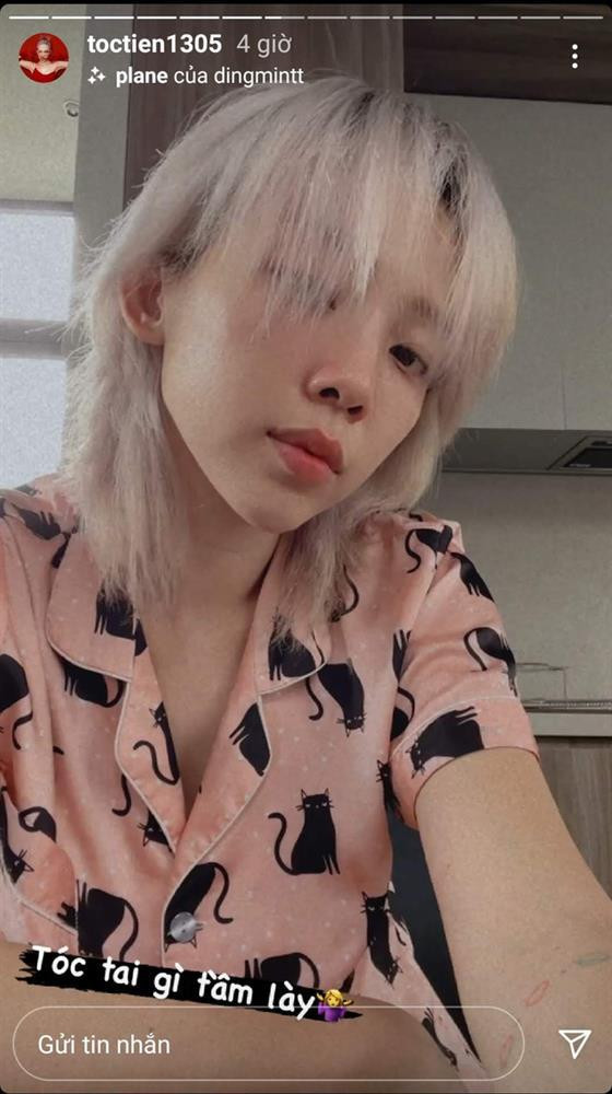 Trong mấy tháng ở yên trong nhà giãn cách chống dịch, Tóc Tiên từng than thở về chuyện tóc tai chán đời.