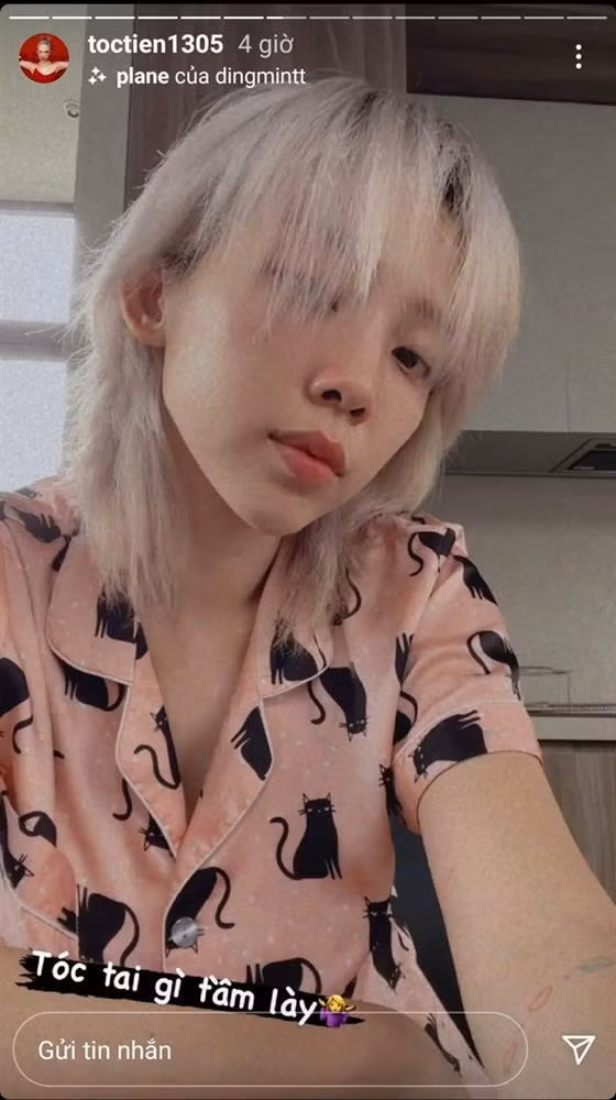 Trong mấy tháng ở yên trong nhà giãn cách chống dịch, Tóc Tiên từng than thở về chuyện tóc tai chán đời.