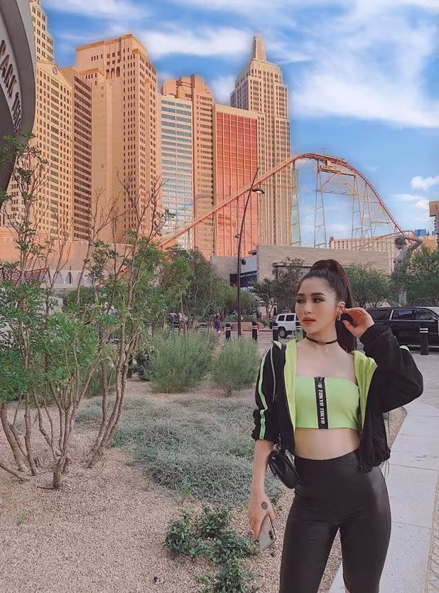 Có thể nói, đây là lần lột xác đình đám nhất của ca sĩ Hương Tràm trong mấy năm gần đây.