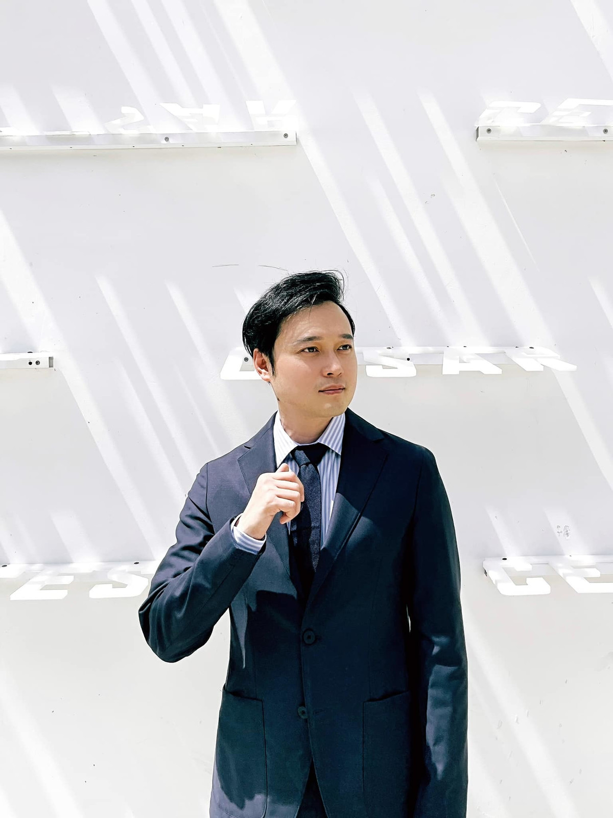 Ca sĩ Quang Vinh phấn khởi vì được đi du lịch.