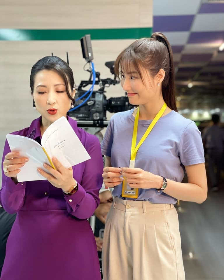 Diễn viên Diễm My 9X đăng ảnh nhớ đoàn phim, muốn quay trở lại làm việc bình thường sau chuỗi ngày dài ở nhà vì dịch bệnh.