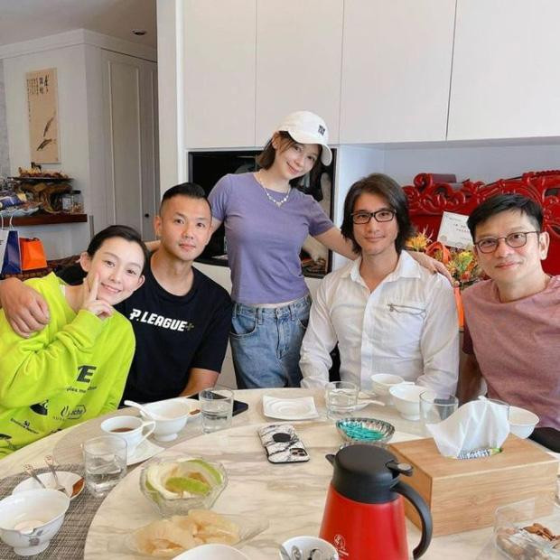 Tu Nhuoc Tuyen va mot my nhan bi to ngu voi Vuong Luc Hoanh