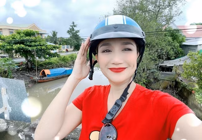 Cát Tường cảm giác yên bình khi trở về quê nhà Vĩnh Long.