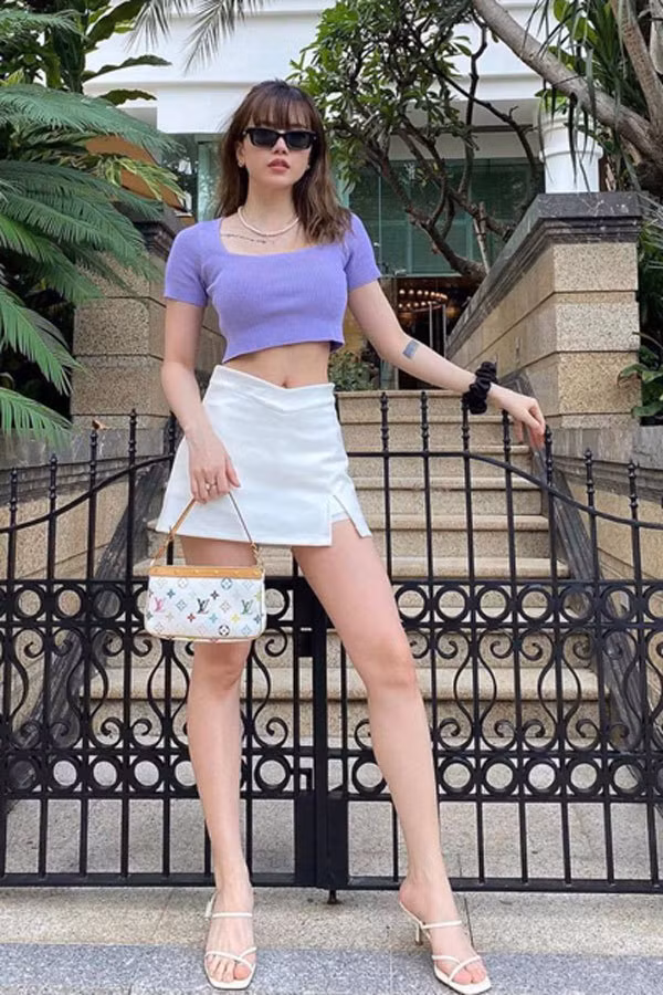 Thiều Bảo Trâm thực sự tỏa sáng và nổi bật khi là bạn gái tin đồn của giọng ca Em của ngày hôm qua Sơn Tùng M-TP. Sơn Tùng M-TP và Thiều Bảo Trâm từng được xem là cặp đôi đẹp nhất showbiz.