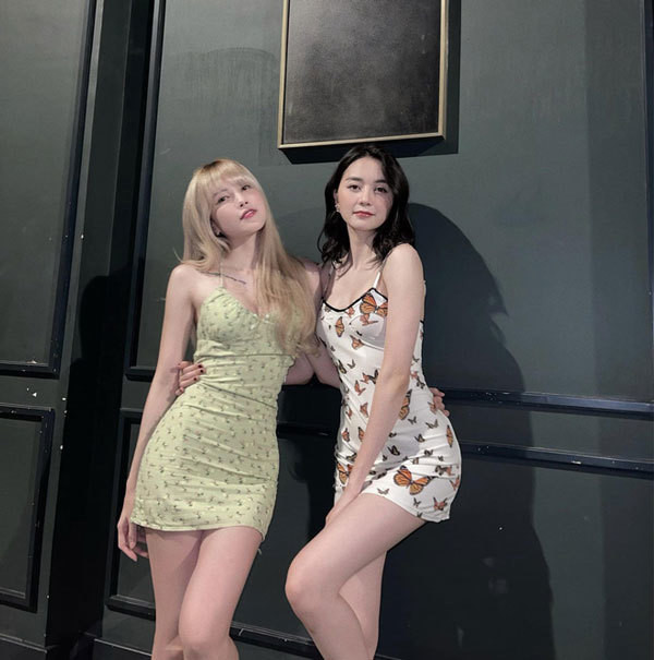 Dù vậy, sự nghiệp ca hát của Thiều Bảo Trâm và Thiều Bảo Trang khá mờ nhạt nhưng tình duyên lại cực “sốt”.