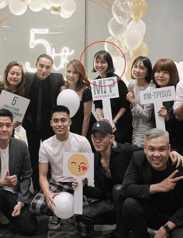 Điều khiến cộng đồng mạng càng dấy thêm nghi ngờ Hải Tú "mẹ bỉm" chính là đúng 10 tháng sau scandal thì cô lại tái xuất một cách bất ngờ.