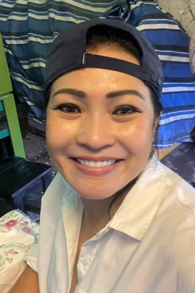 Phương Thanh khoe làn da nâu sau 4 tháng tình nguyện mùa dịch.