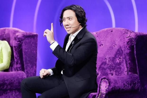 Một tạo hình tóc dài xoăn khác của Trấn Thành cũng bị chê tơi tả.