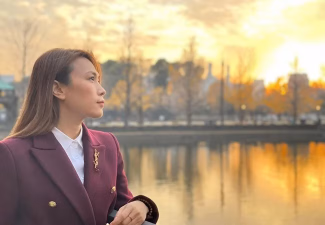 Tin sao Việt 6/12: Mỹ Tâm thơ thẩn dưới nắng chiều và suy ngẫm về cuộc sống.