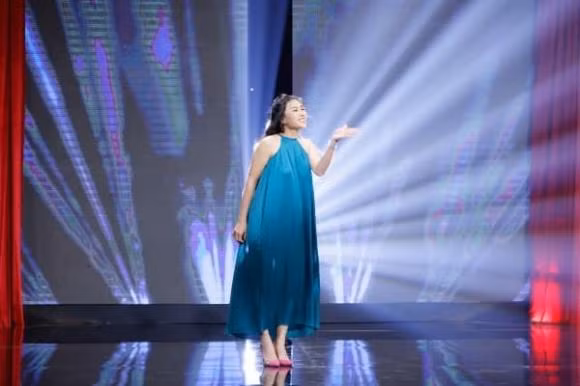 Nguyệt Ánh lộ vóc dáng mũm mĩm và vòng hai to bất ngờ - Hình 2 Nguyet Anh lo voc dang mum mim va vong hai to bat ngo-Hinh-2