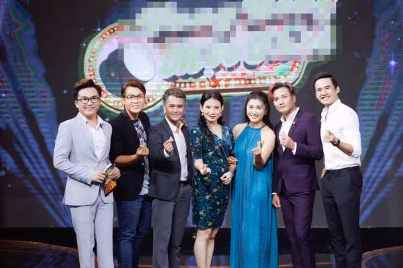 Nguyệt Ánh lộ vóc dáng mũm mĩm và vòng hai to bất ngờ - Hình 4 Nguyet Anh lo voc dang mum mim va vong hai to bat ngo-Hinh-4