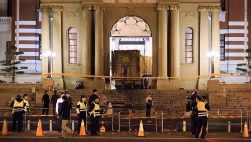 Cảnh sát Đài Loan cho biết, họ cho rằng, lái xe tải họ Chang cố tình gây ra sự cố trên nhưng chưa rõ nguyên nhân và động cơ dẫn đến hành động của y. Chang là người từng có tiền án tiền sự.