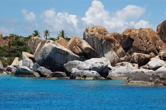 Quần đảo này có dân số khoảng 27.800 người, trong đó, khoảng 23.000 người sống ở đảo chính Tortola.