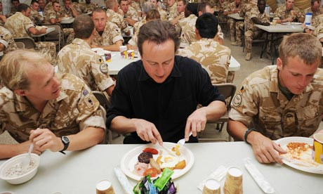 Thủ tướng Anh David Cameron “nghiện” món mì ống xúc xích cay.