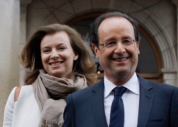 Cặp đôi Hollande-Trierweiler thuở còn mặn nồng.