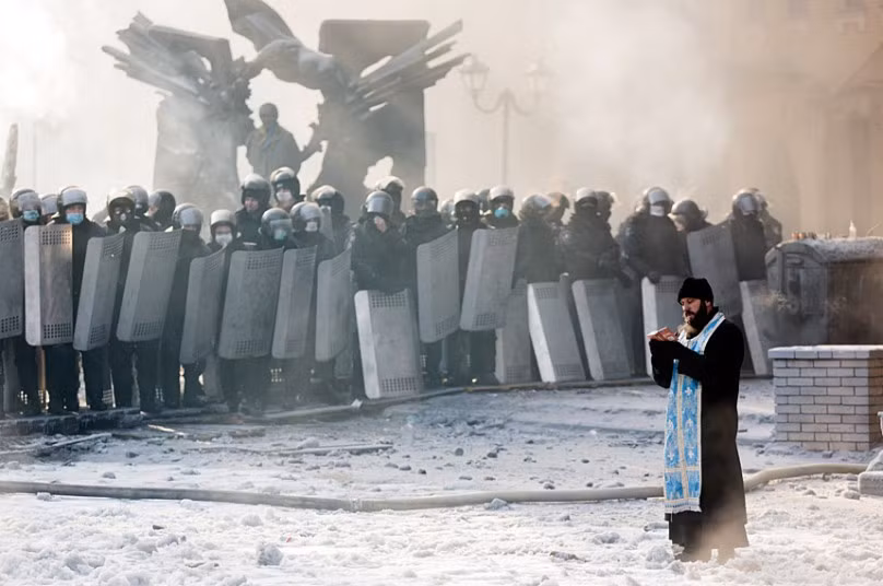 Trong khi đó, Liên minh châu Âu cảnh báo, Ukraina có nguy cơ rơi vào nội chiến đẫm máu.
