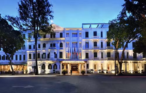 Mới đây, tại showroom của khách sạn Sofitel Metropole, 15 Ngô Quyền, Hà Nội, Frost of London đã cho ra mắt chiếc đồng hồ xa xỉ Arnold & Son DBG.