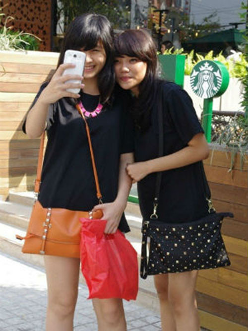 Phần đông giới trẻ tìm đến cà phê Starbucks với mục đích chụp ảnh.