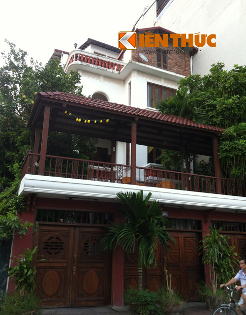 Không ít kiến trúc sư nhận xét rằng: Giữa lòng Thủ đô ồn ã và tấp nập, thật khó có thể tìm một vị trí nào có không gian sống "đáng để sống" như khu biệt thự Hồ Tây.