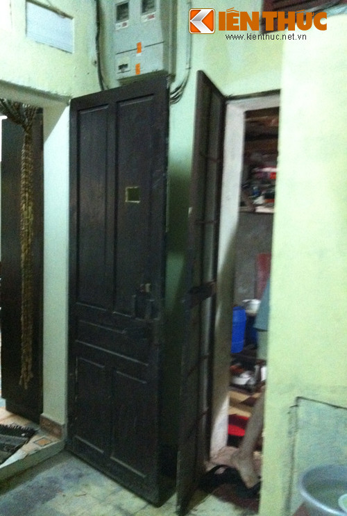 Điều khó hiểu là nhiều hộ gia đình có thể sống trong căn hộ 6m2 như hộp diêm. Đa số những căn hộ chừng 24 m2 đều phải "tải" tới mấy thế hệ sinh sống.