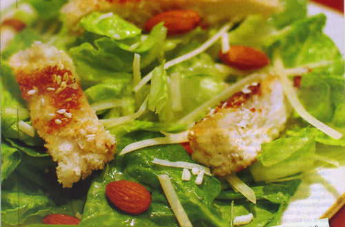 Món cuốn kiểu Ceasar là món ăn đặc sắc của nhà hàng này.