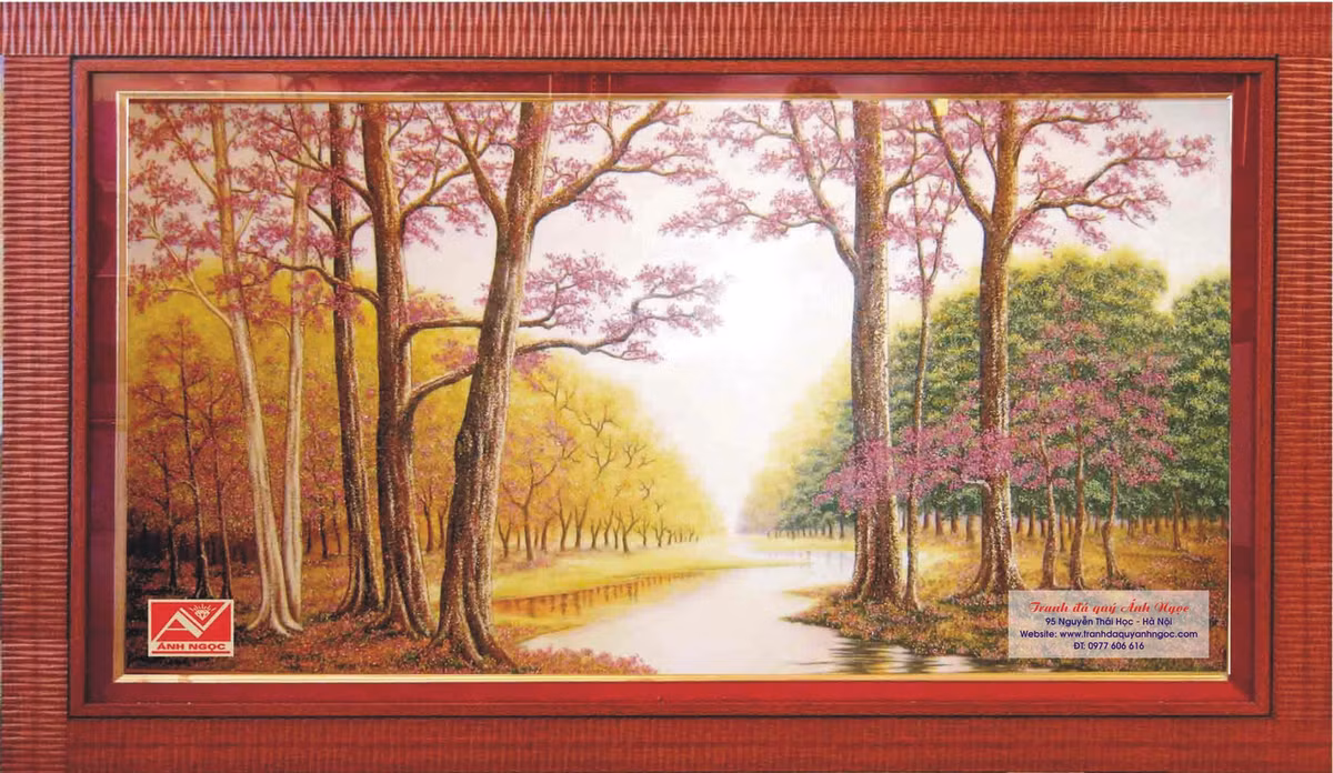 Bức tranh phong cảnh mùa thu được các nghệ nhân chế tác thủ công từ nhiều loại đá quý hiếm có giá trị lên tới cả trăm triệu đồng.