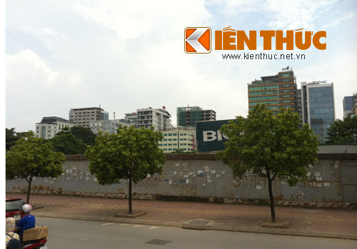 Sau nhiều lần bị nhắc nhở nhưng BIDV vẫn không thể đưa diện tích đất được giao vào sử dụng, mới đây Sở Tài nguyên và Môi trường Hà Nội đã đề nghị UBND TP Hà Nội chỉ đạo lập hồ sơ thu hồi đất dự án, tránh gây lãng phí về quỹ đất của thành phố.