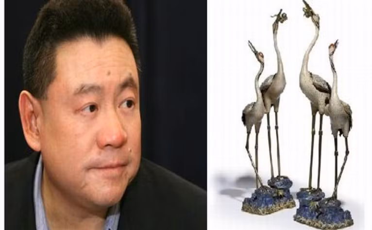  Lư hương từ thời hoàng đế giá: 16,7 triệu USD: Những chiếc lư hương hình con sếu qúy này được ủy quyền bởi Hoàng đế Càn Long và là một phần trong bộ sưu tập cá nhân của ông ngay cả sau khi ông trở thành vua. Cặp lư hương đã thay đổi rất nhiều từ thời điểm nó được làm ra và hiện đang thuộc sở hữu của Josepg Lau, một trong những người giàu nhất Hồng Kông.