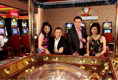 Hãy thử vận may của mình với câu lạc bộ Triệu phú tại khách sạn Fortuna. Bạn sẽ rất hài lòng với rất nhiều loại máy đánh bài tự động ở đây.