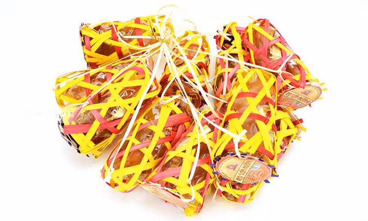  Những chiếc bánh tạo hình chú heo con xinh xắn được đựng trong rọ rất nghộ nghĩnh vẫn là món quà đáng yêu quen thuộc dành tặng các bé trong mọi dịp Tết Trung thu. Hiện 10 ro lợn nướng có giá 90.000 đồng.