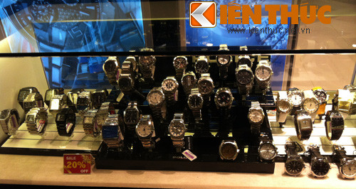Các hãng đồng hồ giảm giá đến 20% vẫn ở mức hàng chục triệu đồng.