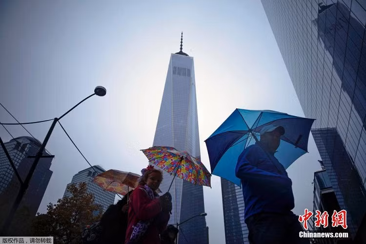 Sau 13 năm kể từ vụ khủng bố kinh hoàng 11/9, tòa tháp đôi của Mỹ chính thức hồi sinh.