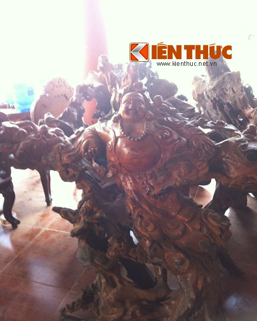 Đây sẽ vừa là nơi kinh doanh vừa là nơi để những người yêu thích loại hình nghệ thuật này có cơ hội được ngắm những tác phẩm gỗ lũa đẹp và đắt giá nhất.